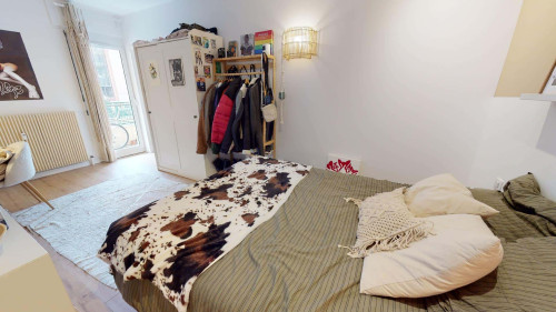 Room in Rue Marius Berliet, Lyon for 90 m² with 4 bedrooms