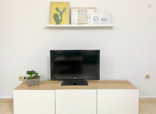 Double ensuite bedroom in a 3-bedroom apartment near Castell de la Santa Bàrbara
