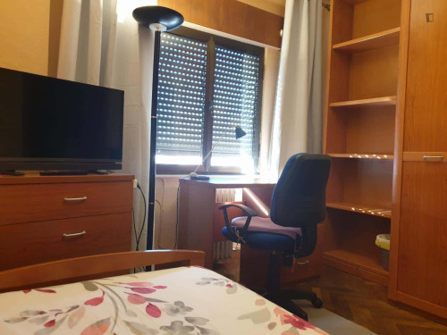 Room in Avenida de los Maristas, Salamanca with 5 bedrooms - Gallery - 7