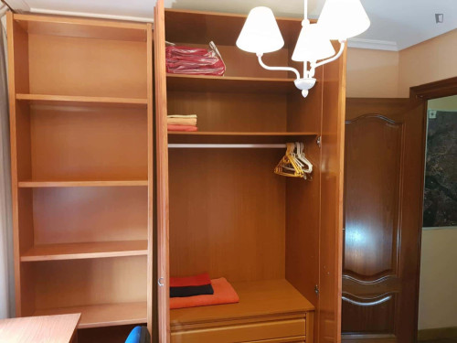 Room in Avenida de los Maristas, Salamanca with 5 bedrooms - Gallery - 12
