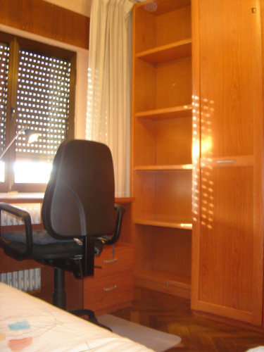 Room in Avenida de los Maristas, Salamanca with 5 bedrooms - Gallery - 13