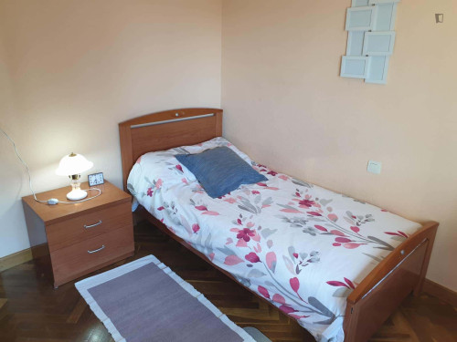 Room in Avenida de los Maristas, Salamanca with 5 bedrooms - Gallery - 5