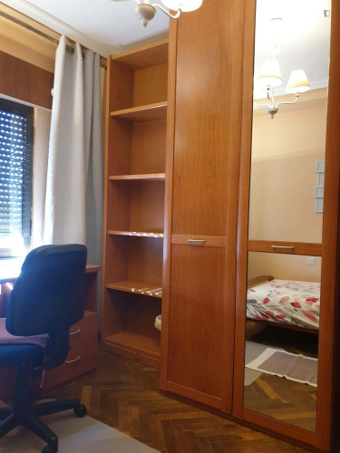 Room in Avenida de los Maristas, Salamanca with 5 bedrooms - Gallery - 8