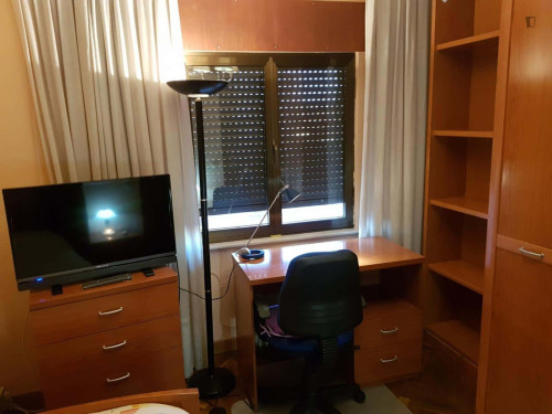 Room in Avenida de los Maristas, Salamanca with 5 bedrooms - Gallery - 11