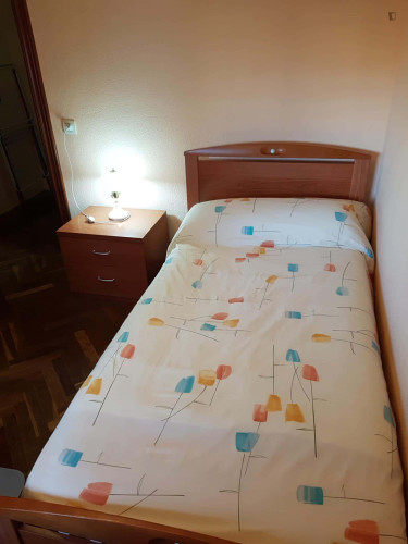 Room in Avenida de los Maristas, Salamanca with 5 bedrooms - Gallery - 16