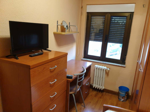 Room in Paseo de San Vicente, Salamanca with 5 bedrooms