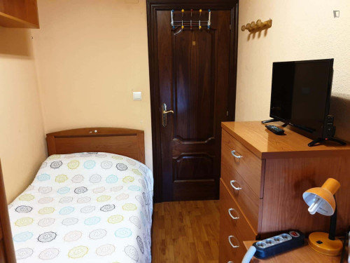 Room in Paseo de San Vicente, Salamanca with 5 bedrooms - Gallery - 8