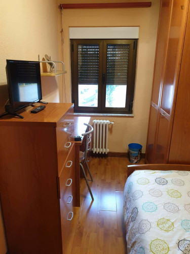 Room in Paseo de San Vicente, Salamanca with 5 bedrooms