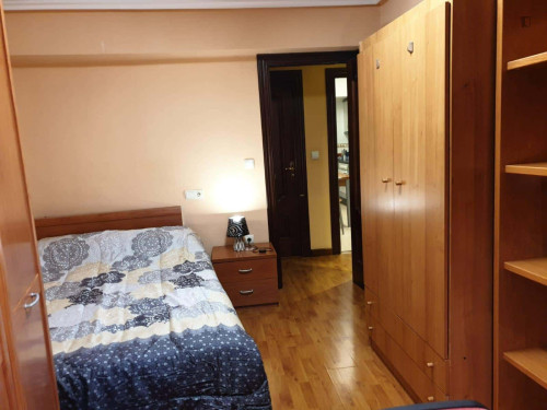 Room in Paseo de San Vicente, Salamanca with 5 bedrooms - Gallery - 8