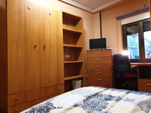 Room in Paseo de San Vicente, Salamanca with 5 bedrooms - Gallery - 20