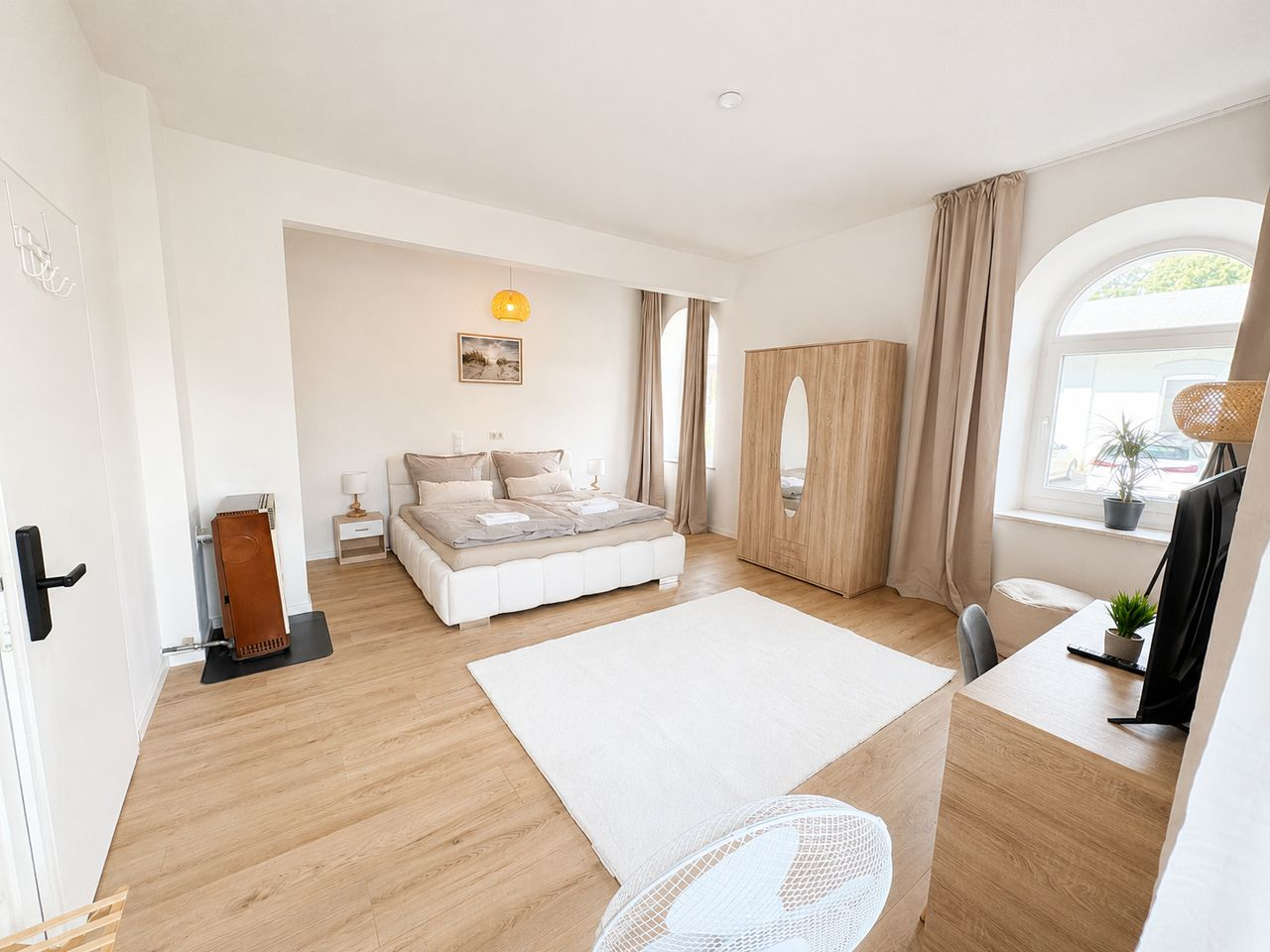 Charming Room In A Centrally Located Villa - 1