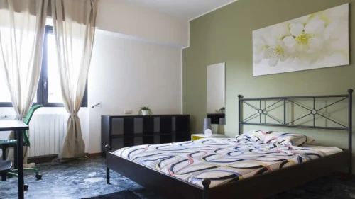 Room in a shared 4-bedroom apartment for rent in Isola. - Gallery - 15