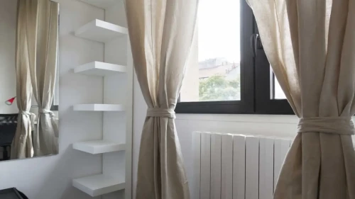 Room in a shared 4-bedroom apartment for rent in Isola. - Gallery - 8