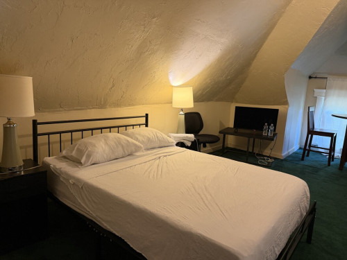 Furnished Room - Near Downtown