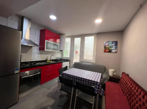 Beautiful single bedroom in a 4 bedroom apartment in Granada - Gallery - 14
