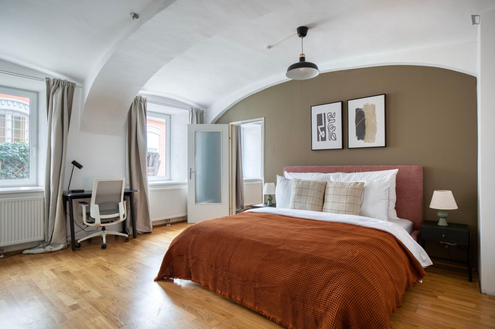 Comfy 1-Bedroom Flat Near The Schottenring Subway Station - 1