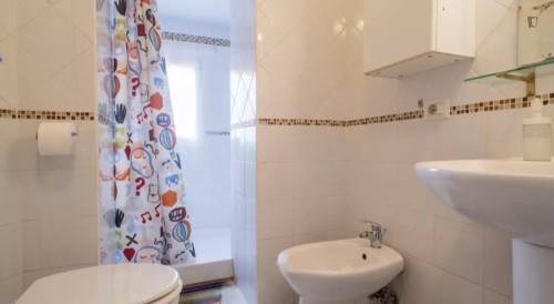 Spacious Bedroom very close to NABA - Rome - Gallery - 10