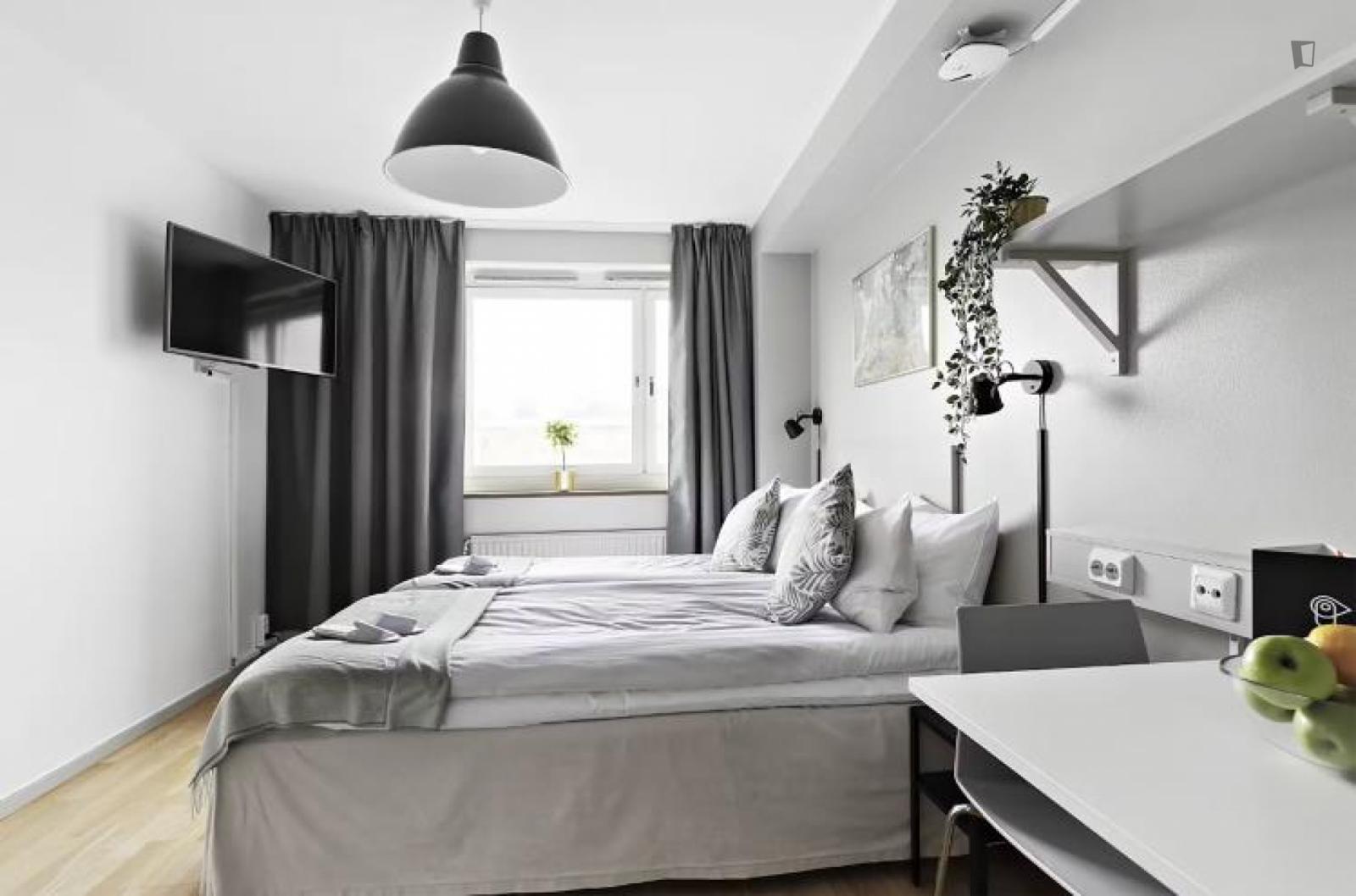 Bright And Comfy Studio In Alvik - 1