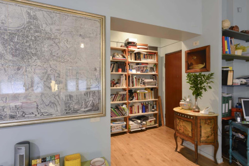 Room in Via Vaglia, Roma for 80 m² with 2 bedrooms