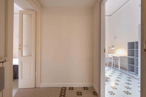 Room in Viale Regina Margherita, Roma for 102 m² with 4 bedrooms