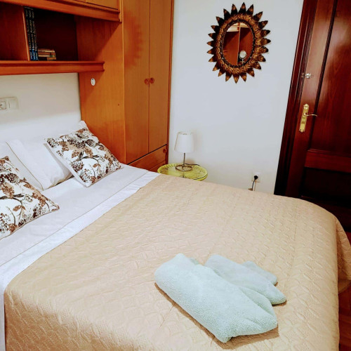 Room in Calle Granados, Oviedo with 3 bedrooms - Gallery - 5