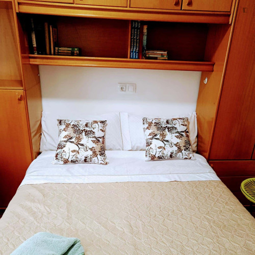 Room in Calle Granados, Oviedo with 3 bedrooms