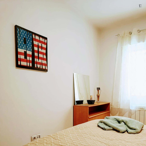 Room in Calle Granados, Oviedo with 3 bedrooms