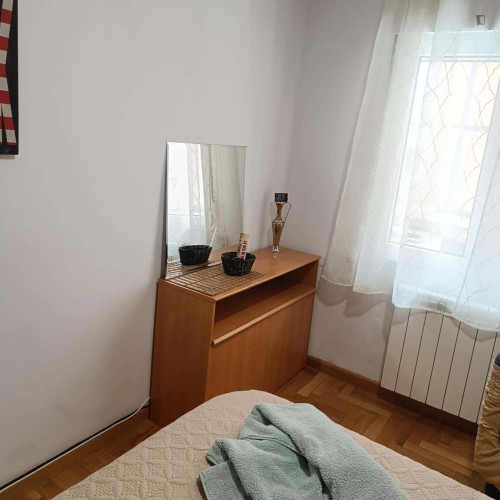Room in Calle Granados, Oviedo with 3 bedrooms - Gallery - 7