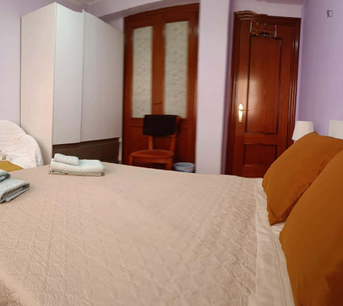 Room in Calle Granados, Oviedo with 3 bedrooms - Gallery - 5