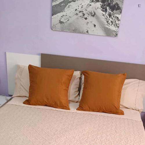 Room in Calle Granados, Oviedo with 3 bedrooms - Gallery - 6