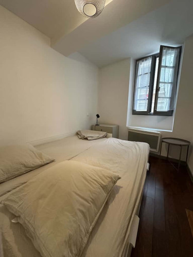 Room in Rue d'Alger, Toulon for 85 m² with 4 bedrooms