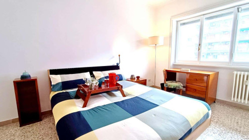 Room in Via Antonino Lo Surdo, Roma for 141 m² with 3 bedrooms