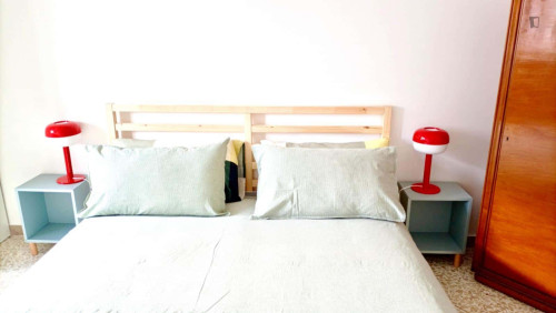 Room in Via Antonino Lo Surdo, Roma for 141 m² with 3 bedrooms
