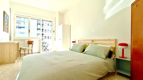 Room in Via Antonino Lo Surdo, Roma for 141 m² with 3 bedrooms