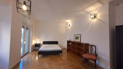 Room in Via Eleonora Duse, Roma for 80 m² with 2 bedrooms
