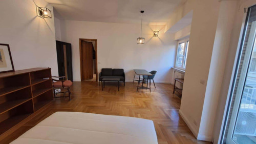 Room in Via Eleonora Duse, Roma for 80 m² with 2 bedrooms