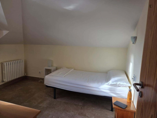 Room for 1700 m² with 6 bedrooms