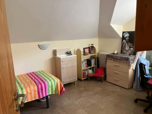 Room for 1700 m² with 6 bedrooms