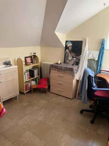Room for 1700 m² with 6 bedrooms