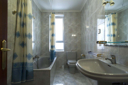 Apartment in Calle Melchor Cano, Salamanca for 110 m² with 4 bedrooms - Gallery - 18