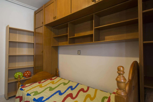 Apartment in Calle Melchor Cano, Salamanca for 110 m² with 4 bedrooms - Gallery - 12
