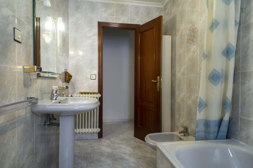 Apartment in Calle Melchor Cano, Salamanca for 110 m² with 4 bedrooms - Gallery - 19