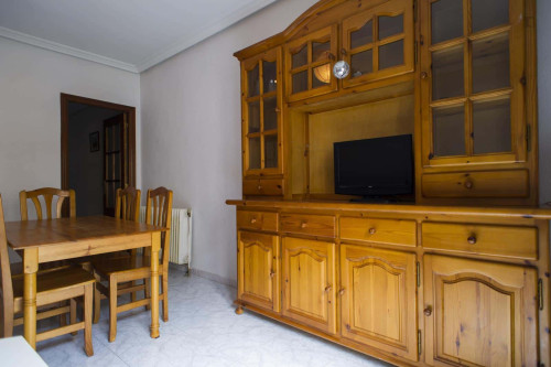 Apartment in Calle Melchor Cano, Salamanca for 110 m² with 4 bedrooms - Gallery - 25