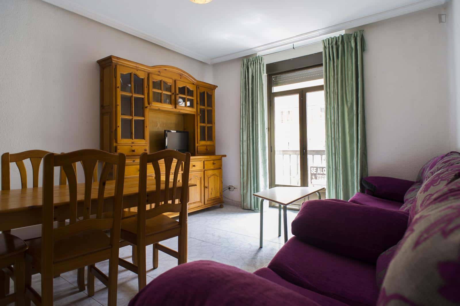 Apartment In Calle Melchor Cano, Salamanca For 110 M² With 4 Bedrooms - 1