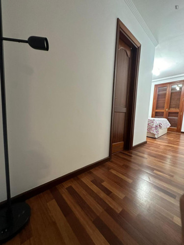 Unbelievable double bedroom in a 4 bedroom apartment - Gallery - 3
