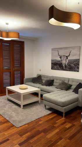 Incredible double bedroom in a 4 bedroom apartment - Gallery - 2
