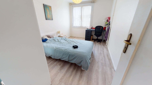 Room in Rue Berthelot, Dijon for 74 m² with 3 bedrooms
