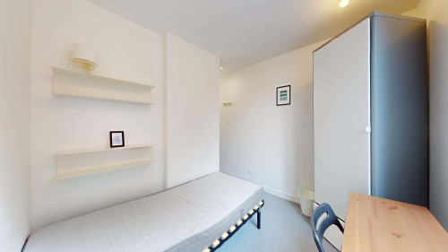 Room in Rue Thiers, La Madeleine for 82 m² with 5 bedrooms - Gallery - 21