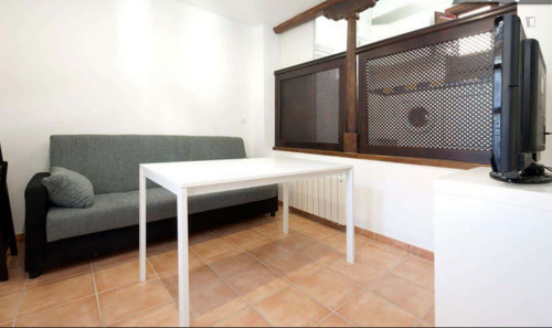 Apartment in Calle Agua del Albayzín, Granada for 80 m² with 2 bedrooms