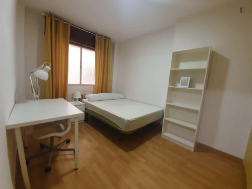 Room in Calle Pedro Antonio de Alarcón, Granada with 5 bedrooms